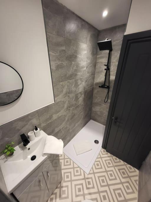 Beautiful Flat On Breck Road Apartman Liverpool Kültér fotó